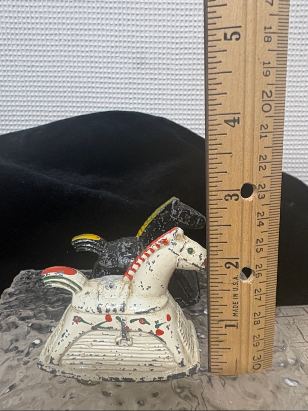 Rocking horse salt and pepper shakers - Picture 7 of 7
